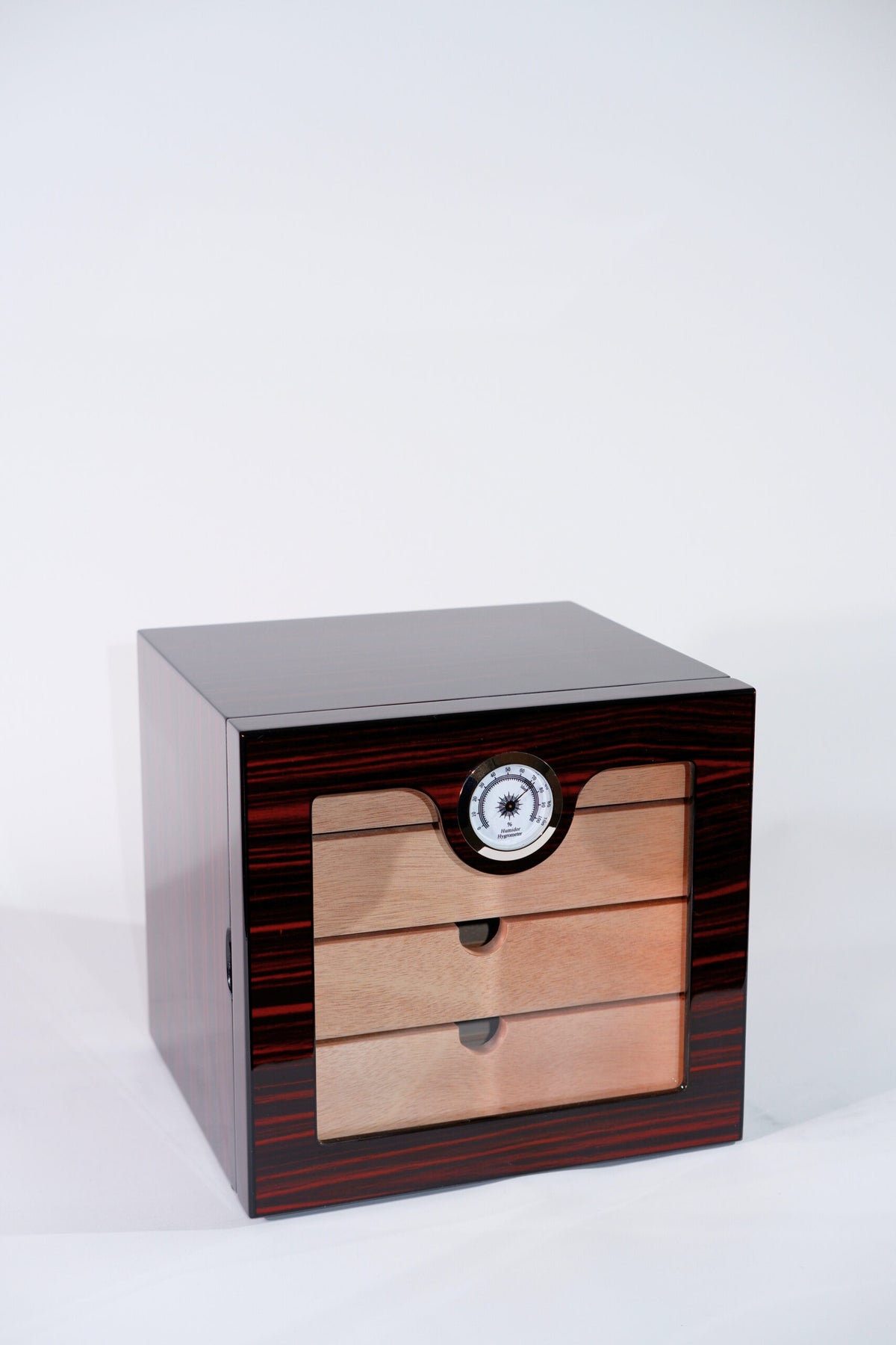 Parmida Parlak Vişne 4 Raflı Sedir Ağacı Nemlendirici Humidor PHUM0206 – genel görünüm