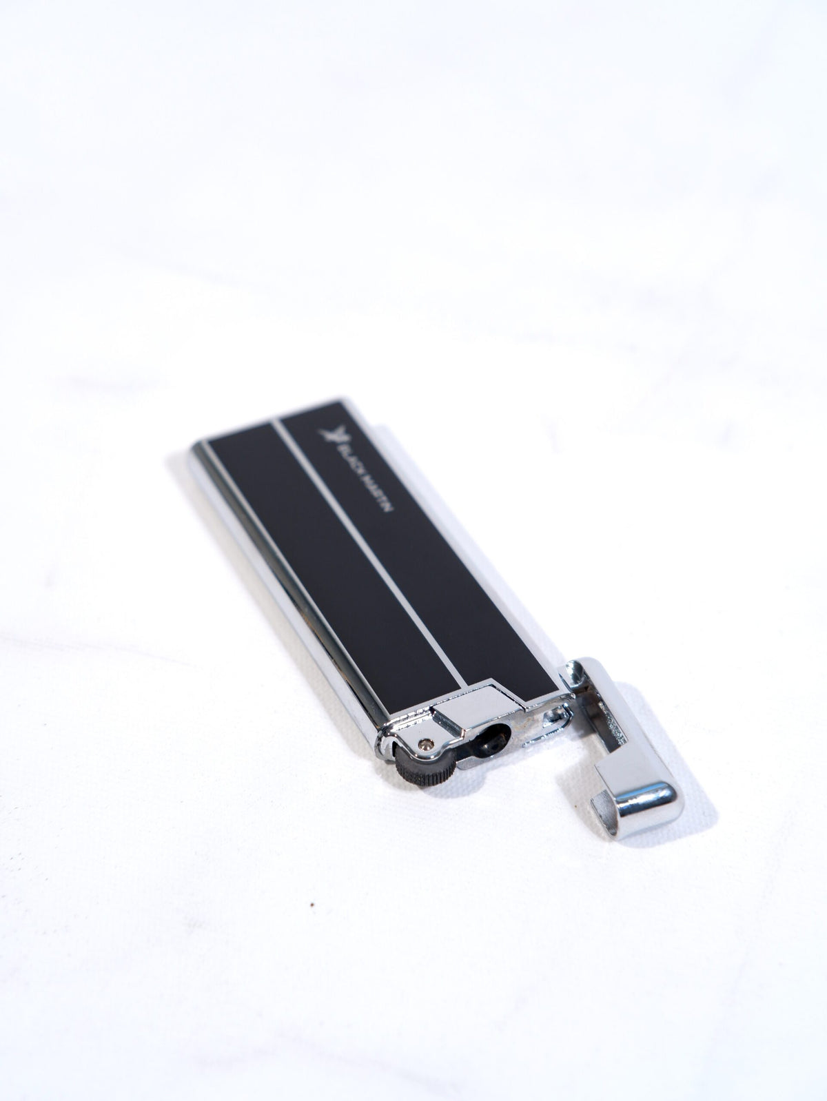 Black Martin Tek Torch Çakmak Siyah-Gümüş BM472 – detay görünümü