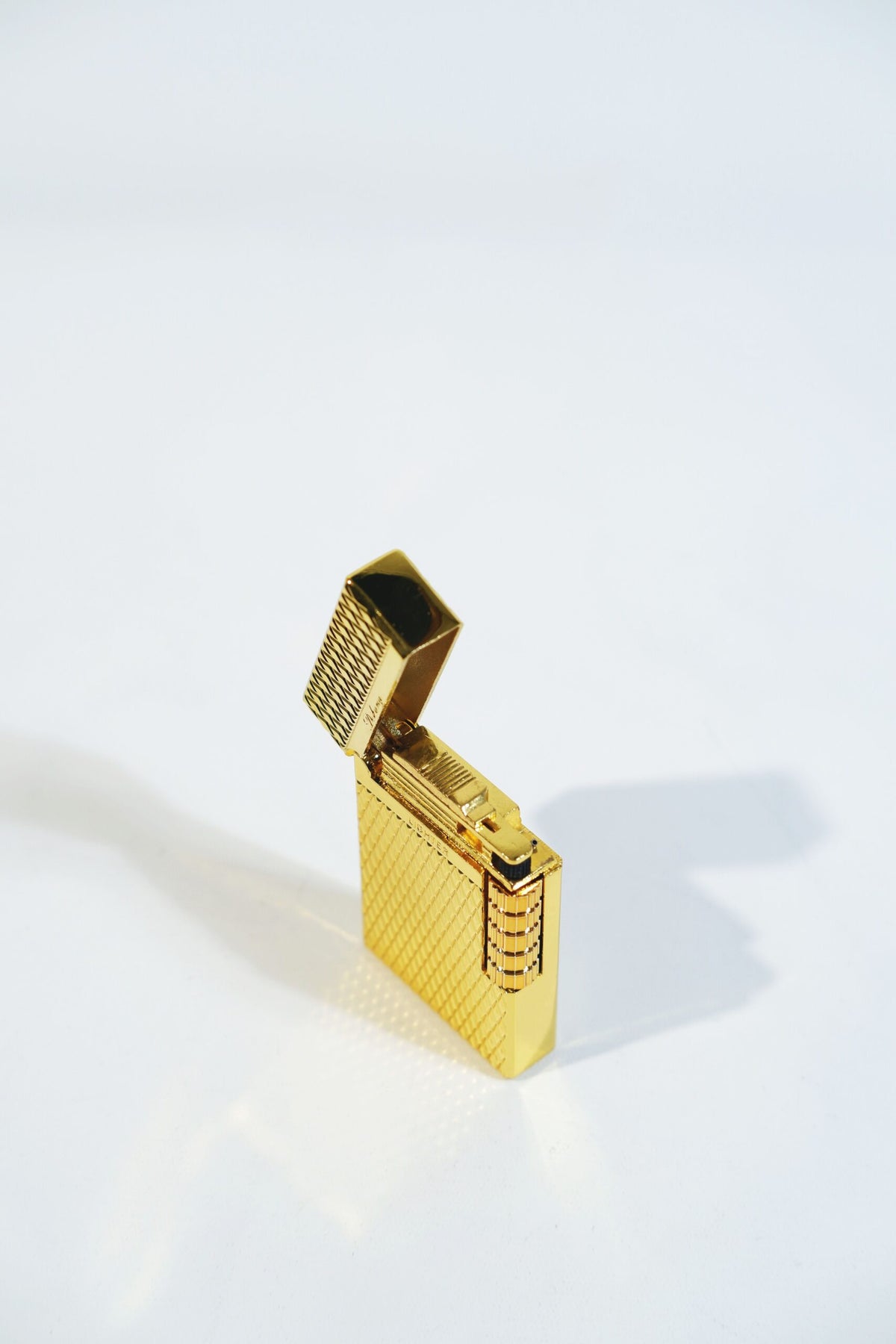 Black Martin Soft Flame Çakmak Gold BM414 – detay görünümü