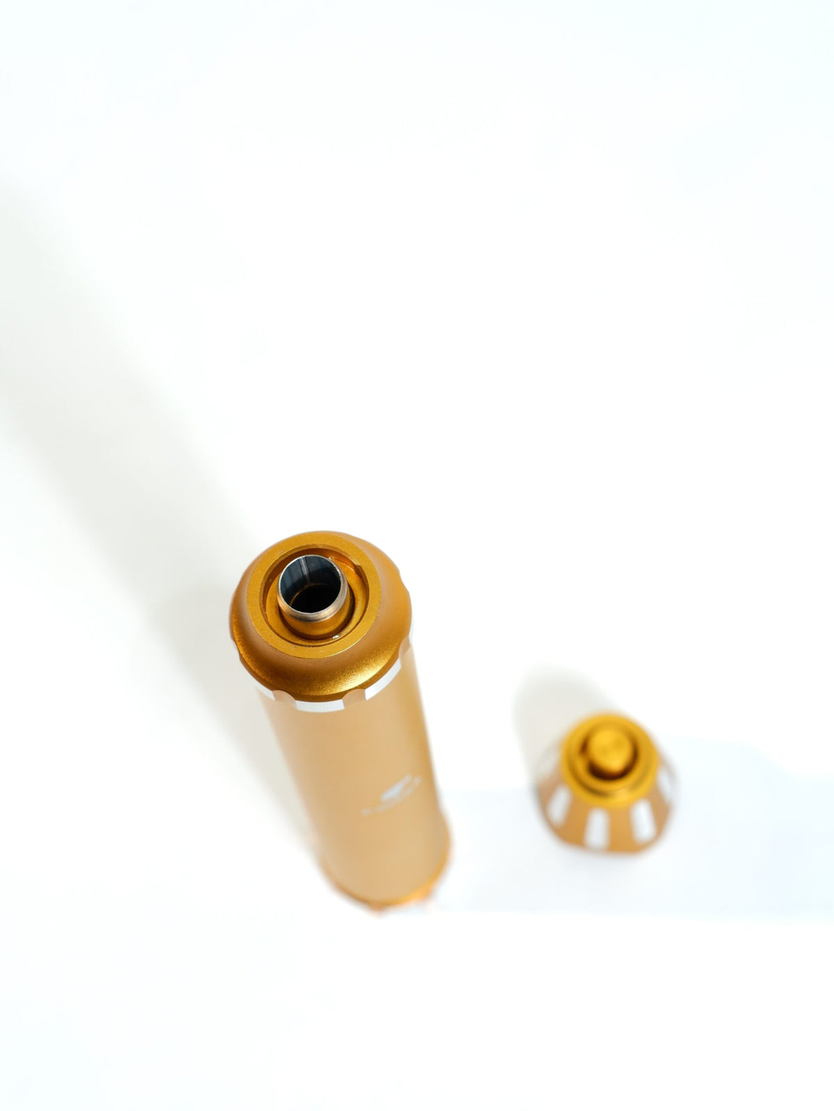 Cohiba Gold Delicili Puro Tüpü ve Puro Stand CMT005 – yakından görünüm
