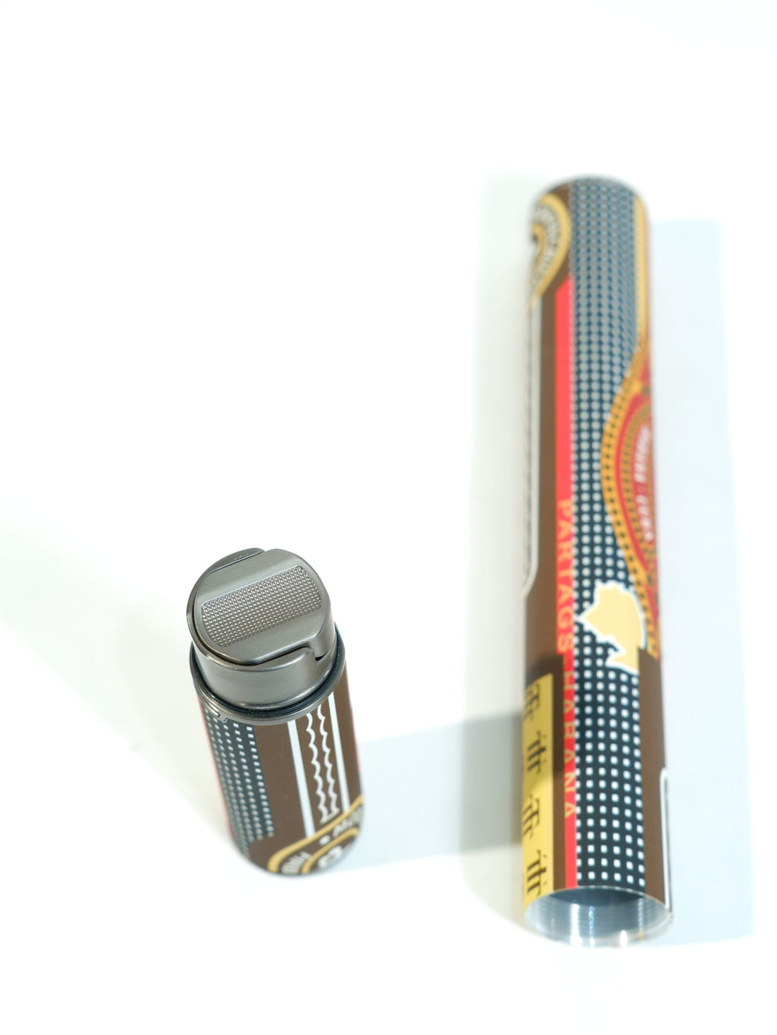 Cohiba Marka Desenli Çakmak ve Puro Tüpü CCM0795