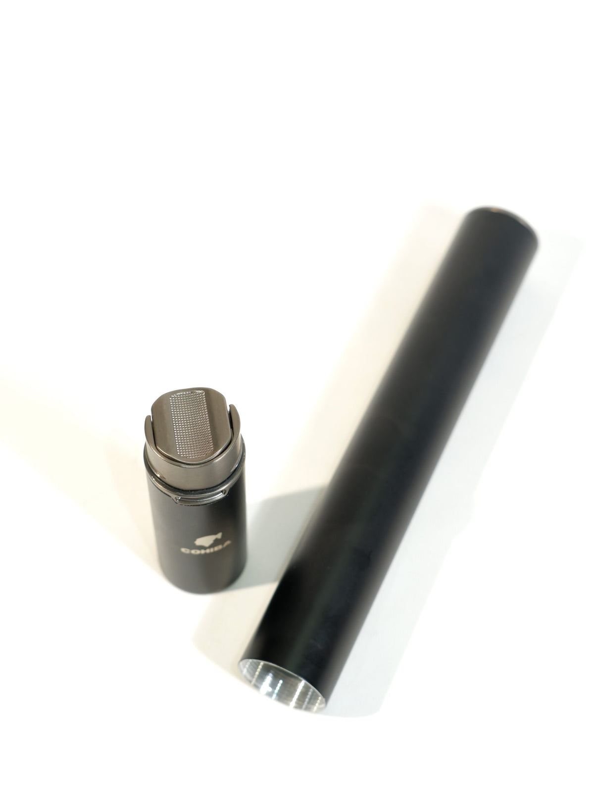 Cohiba Siyah Çakmak ve Puro Tüpü CCM0797 – detay görünümü
