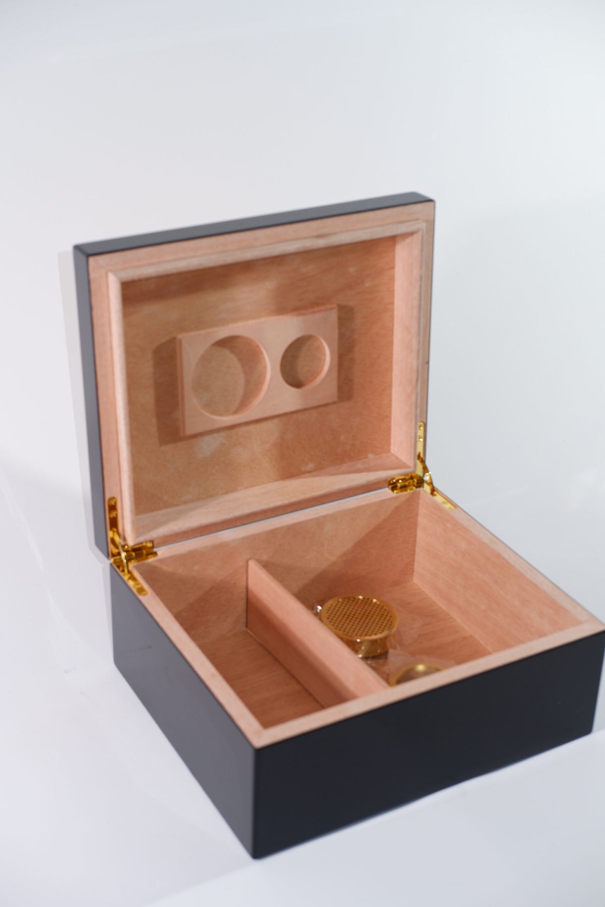 Cohiba Sarı-Siyah Sedir Ağacı Nemlendirici Humidor CHUM046 – detay görünümü