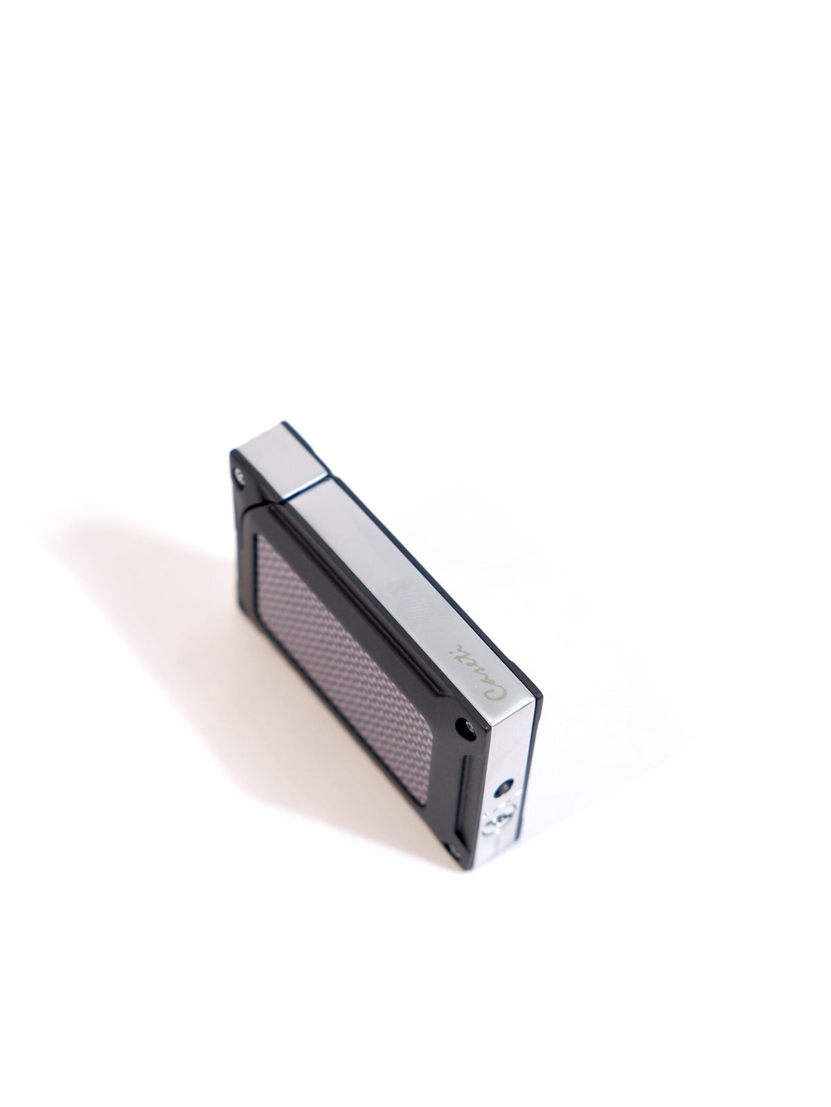 Caseti Gunmetal Karbon Desenli Tek Torch Puro Çakmağı CA-445B(4) – yakından görünüm