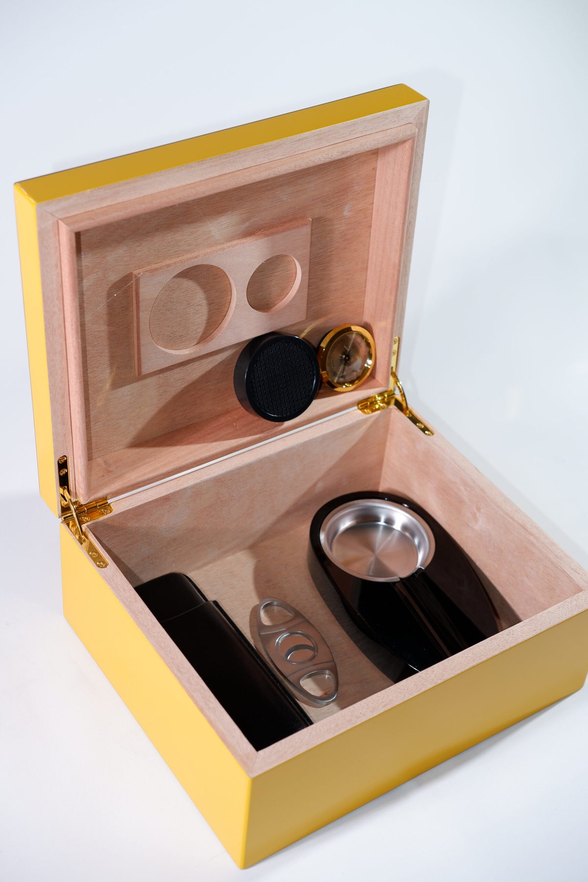 Cohiba Sarı-Gri Nokta Tasarımlı Sedir Ağacı Nemlendirici Humidor CHUM014 – genel görünüm