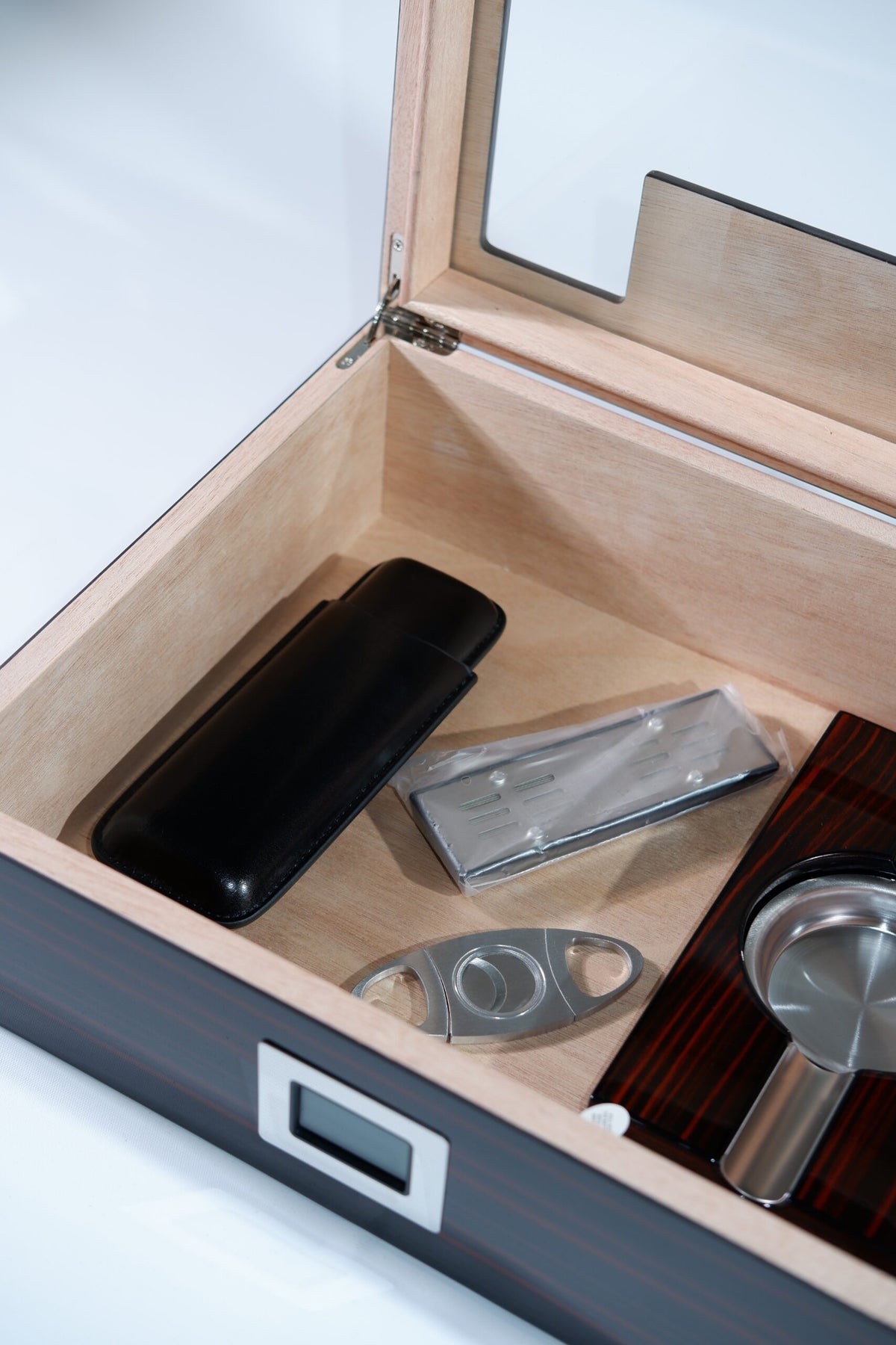 Parmida Kahverengi Setli Sedir Ağacı Nemlendirici Humidor PHUM0211 – yan görünüm