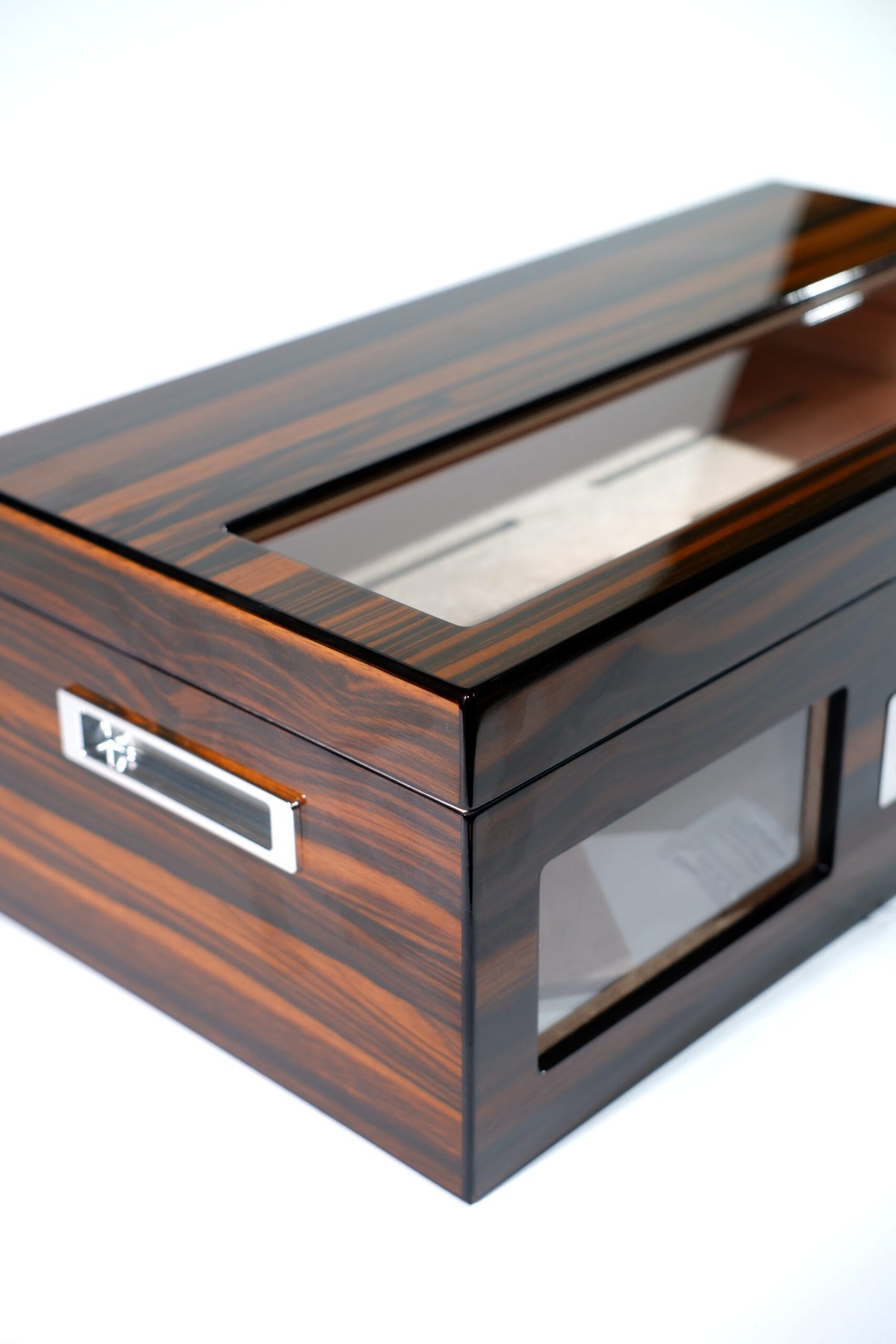 Parmida Parlak Ahşap Raflı Sedir Ağacı Nemlendirici Humidor PHUM0221 – yakından görünüm