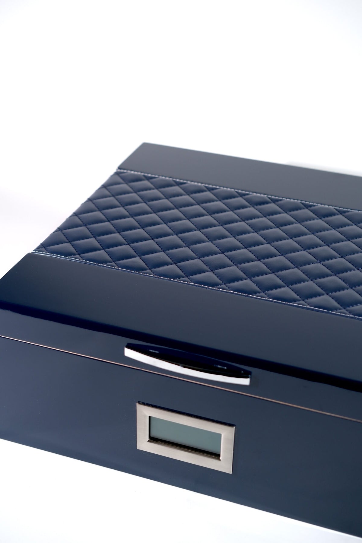 Parmida Mavi Deri Geçişli Sedir Ağacı Nemlendirici Humidor PHUM0219 – detay görünümü