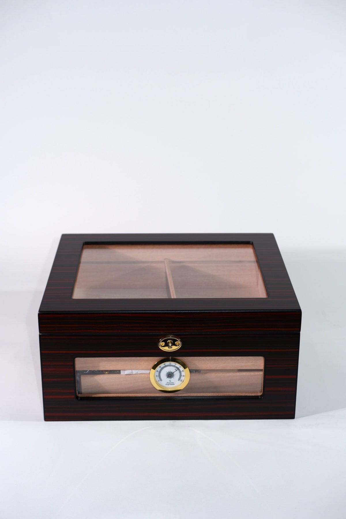Parmida Kahverengi Sedir Ağacı Nemlendirici Humidor PHUM0218 – farklı açıdan görünüm