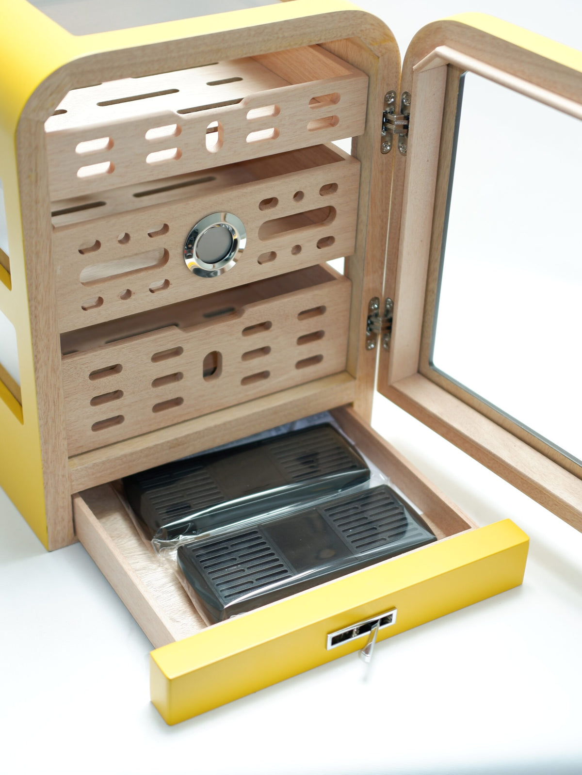 Parmida Tasarım Aksesuar Çekmeceli Camlı Sedir Humidor Puro Kutusu Phum0254 – yakından görünüm