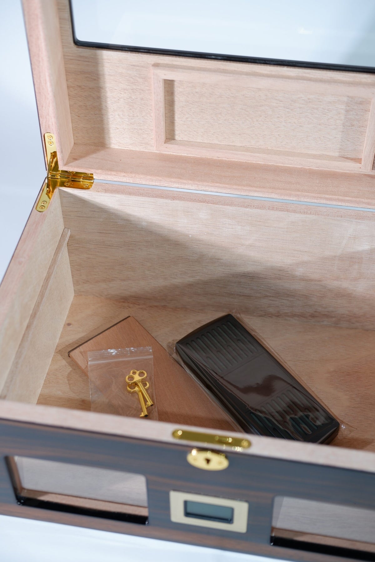 Parmida Parlak Ahşap Raflı Sedir Ağacı Nemlendirici Humidor PHUM0143 PHUM0224 – ürün detayı