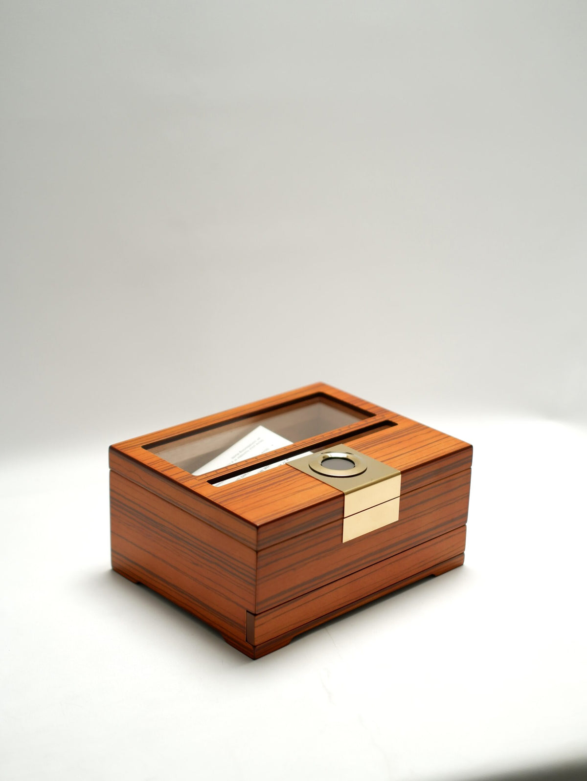 Parmida Kahverengi Humidor Puro Saklama Kutusu Puro Boyut Ölçüm Yüzeyli PHUM0271 – farklı açıdan görünüm