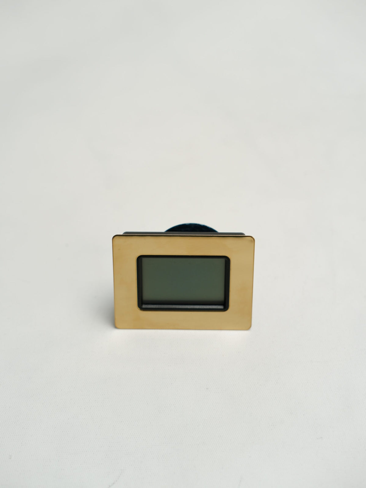 Parmida Humidor Gold Dijital Nem Ölçer Higrometre PPO0013 – farklı açıdan görünüm