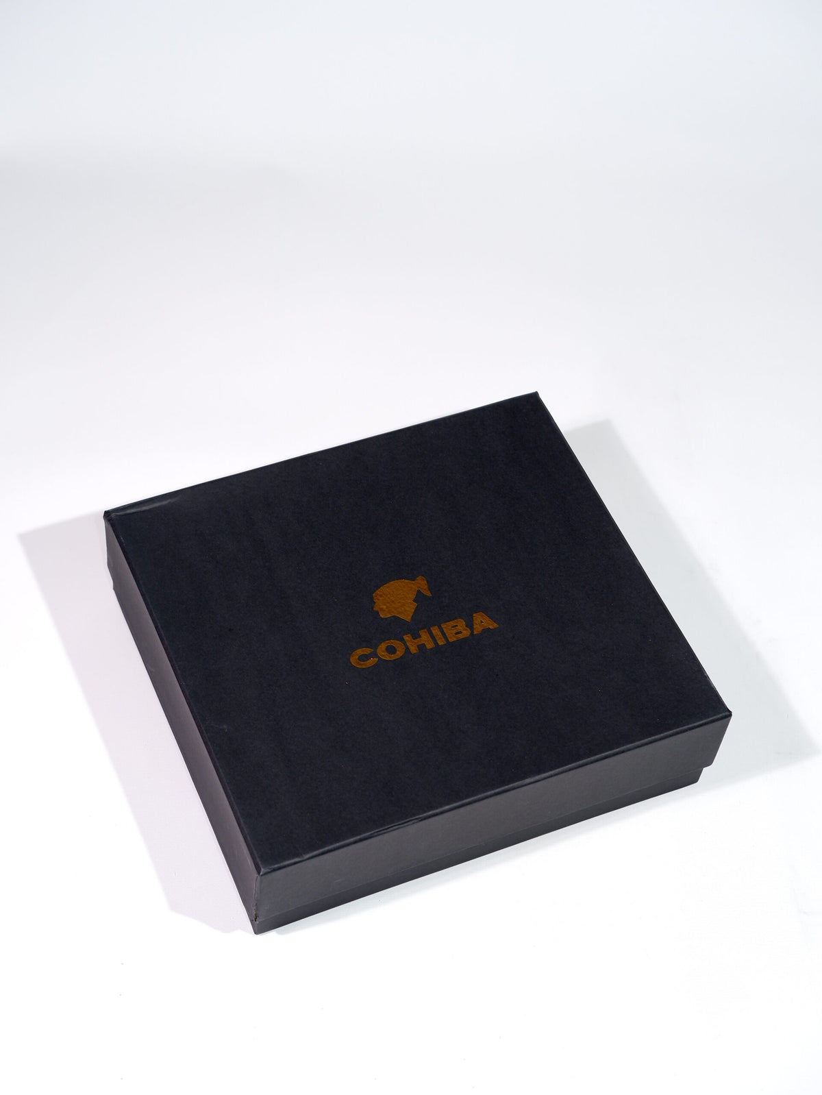 Cohiba 50. Yıl Siyah Üçgen Üçlü Puro Küllüğü CKL0141 – detay görünümü
