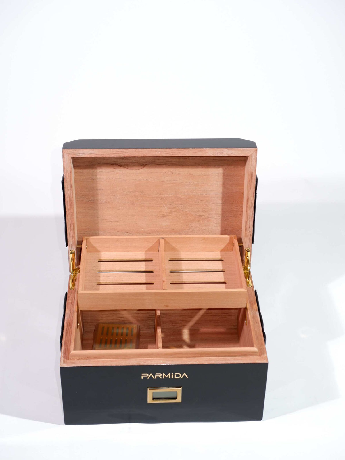 Parmida Siyah Deri Geçişli Raflı Sedir Ağacı Nemlendirici Humidor PHUM0237 – detay görünümü