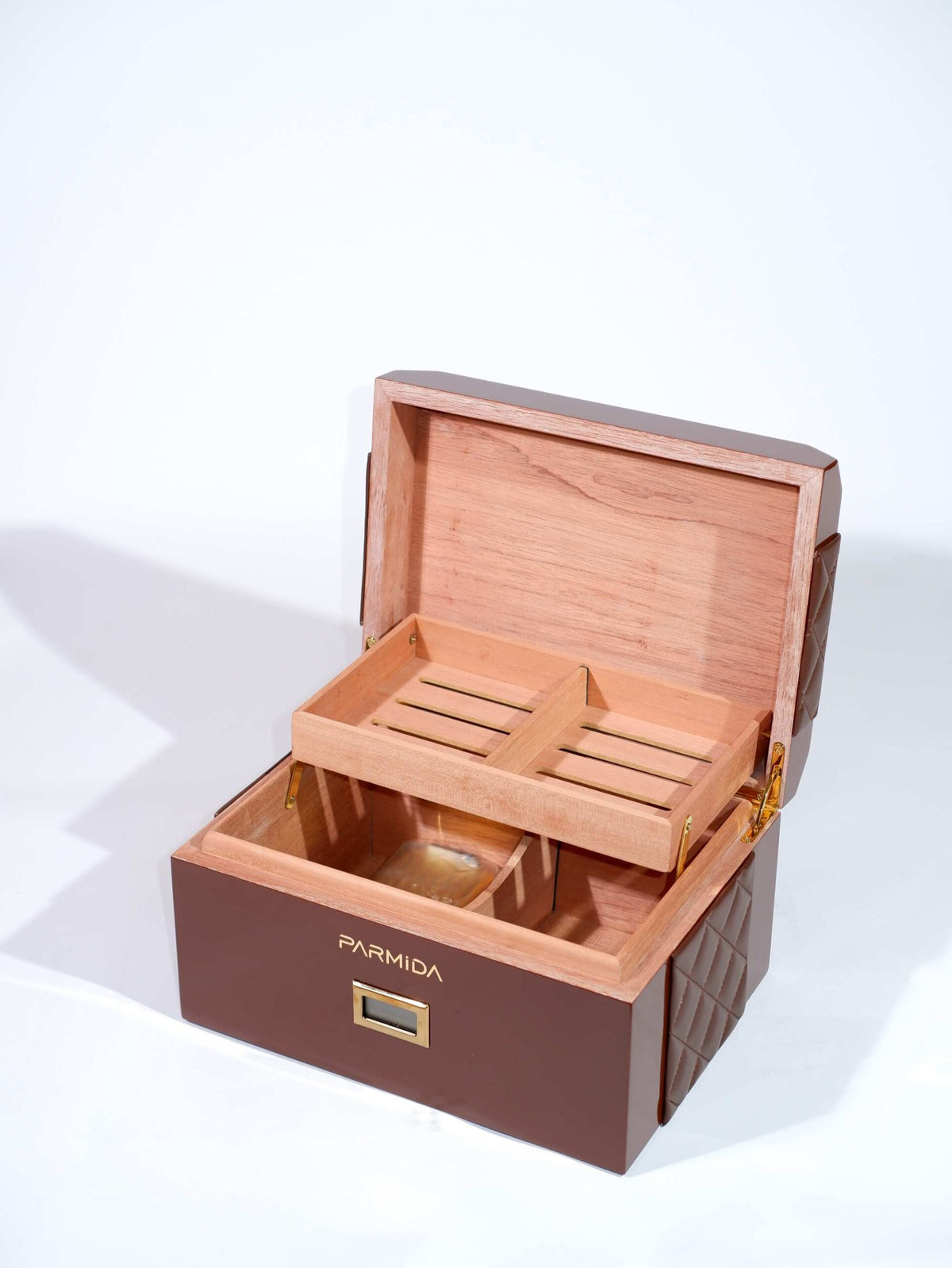 Parmida Kahverengi Deri Geçişli Raflı Sedir Ağacı Nemlendirici Humidor PHUM0238 – detay görünümü