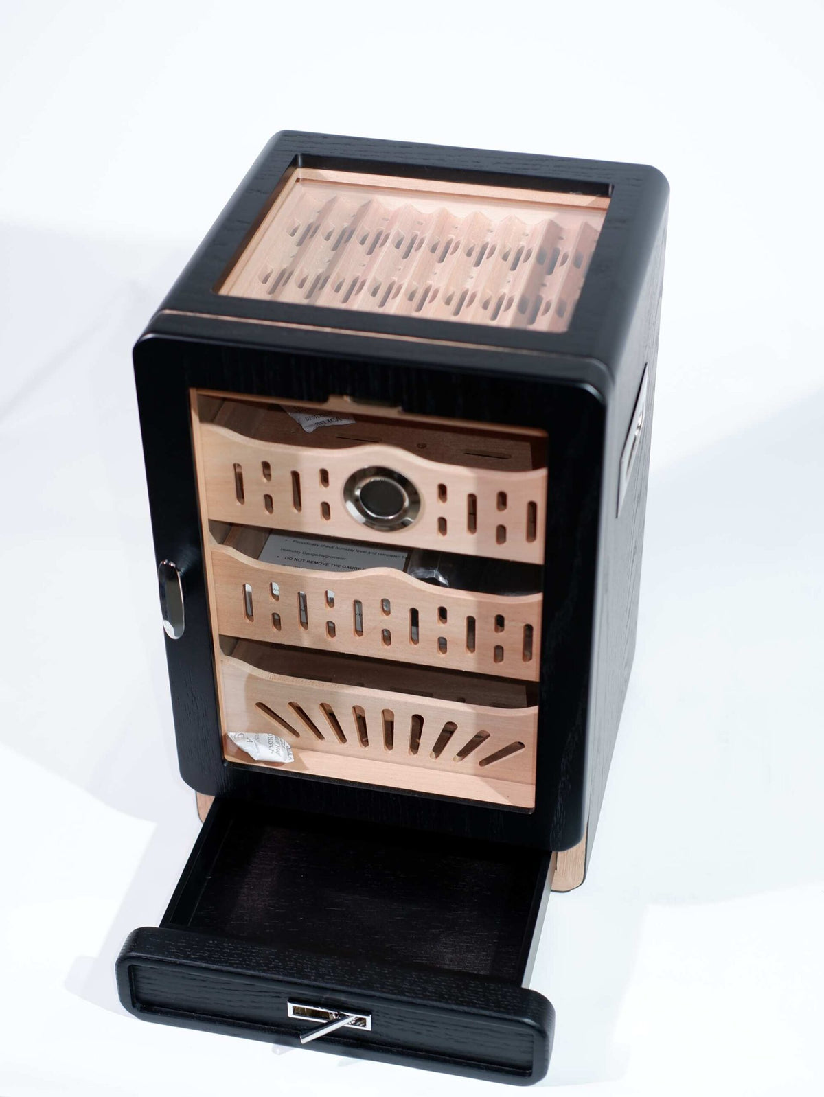 Parmida Siyah 3 Raflı Sedir Ağacı Nemlendirici Humidor PHUM0204 – detay görünümü