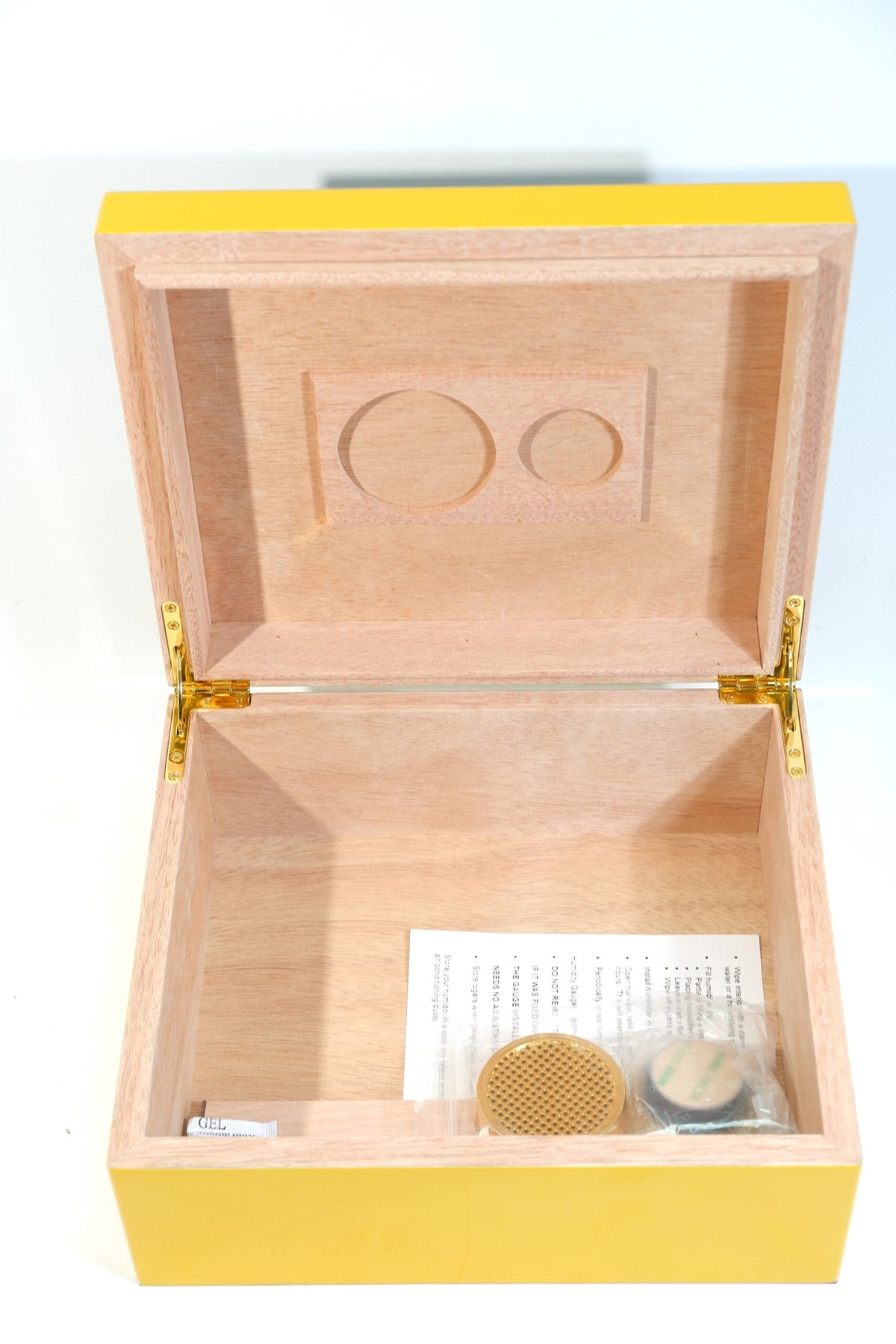 Cohiba Sarı İspanyol Sediri Puro Saklama Kutusu Humidor CHUM052 – farklı açıdan görünüm