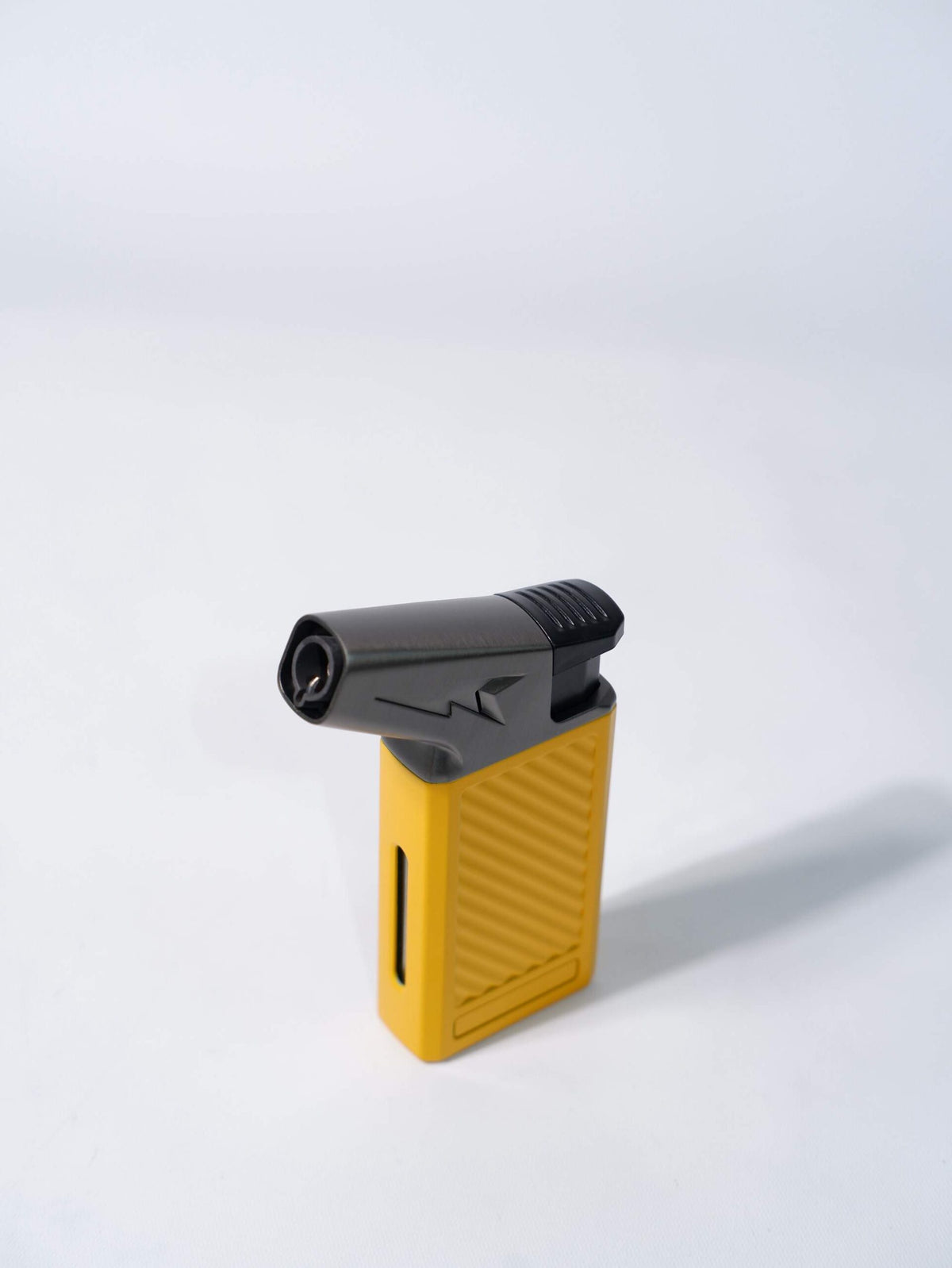 Cohiba Makaslı ve Delicili Puro Çakmağı Sarı Renk CCM0654 – detay görünümü