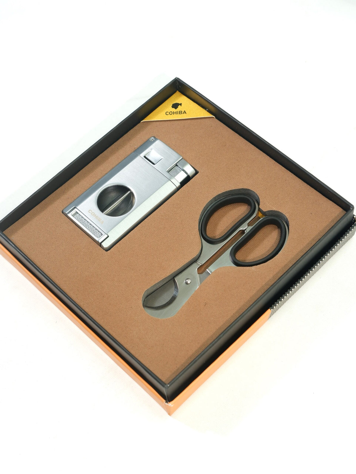 Cohiba İkili Gümüş Puro Seti CST0326 – farklı açıdan görünüm