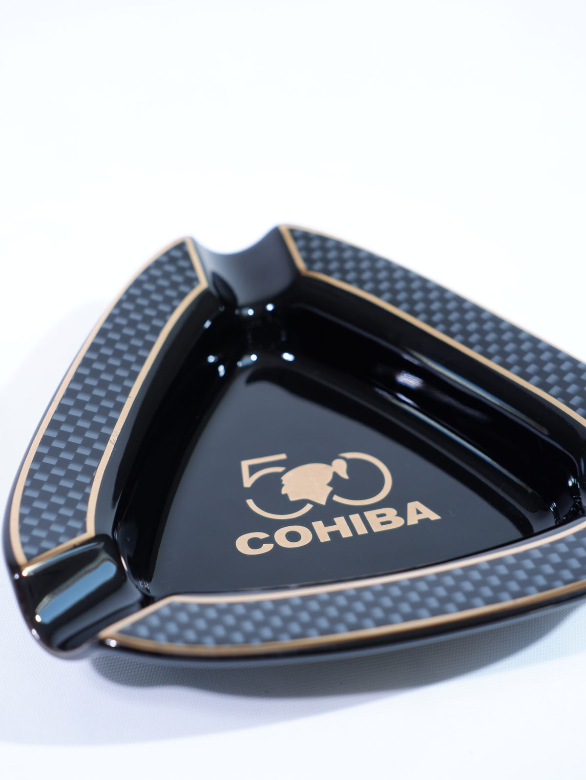 Cohiba 50. Yıl Üçlü Habanos Puro Küllüğü CKL0155 – yakından görünüm