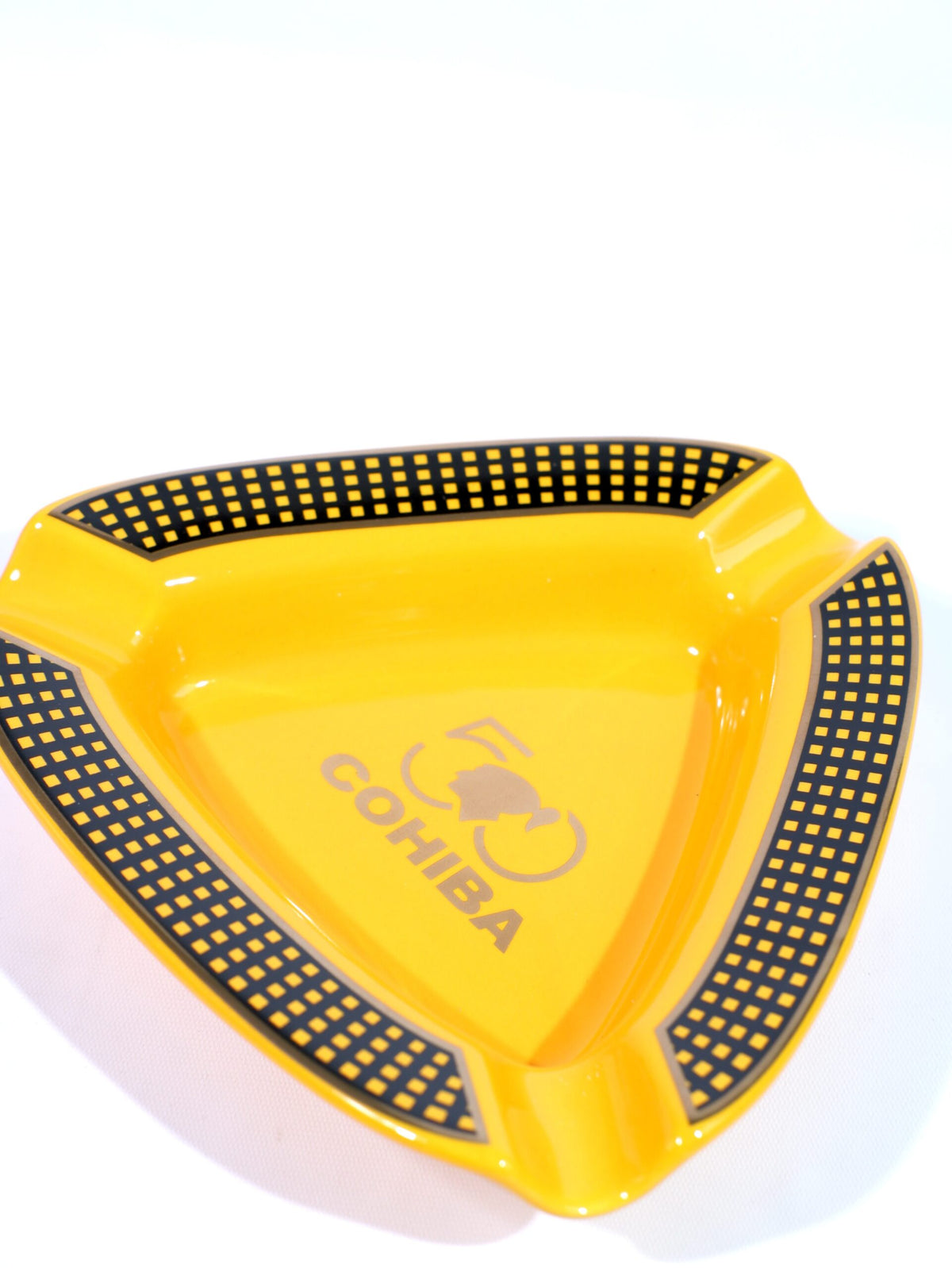 Cohiba 50. Yıl Üçlü Habanos Puro Küllüğü CKL0156 – yakından görünüm