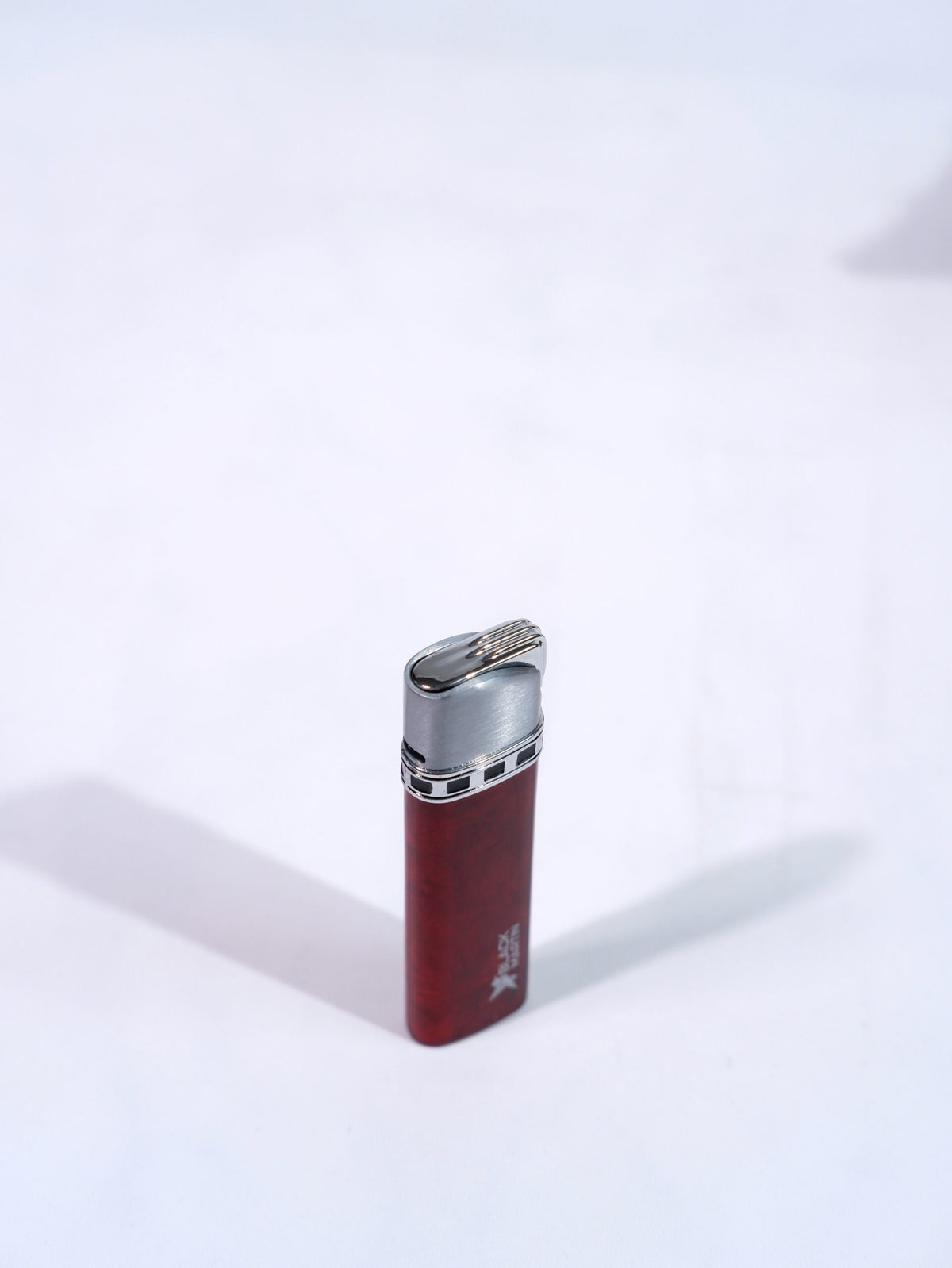 Black Martin Tek Torch Çakmak Kırmızı BM166 – detay görünümü