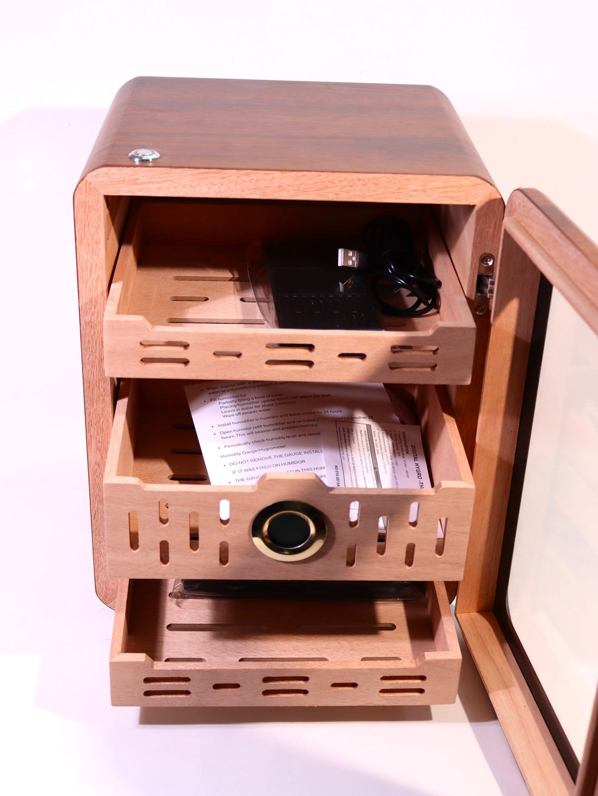 Parmida Kahverengi 3 Raflı Ledli Humidor Puro Kutusu PHUM0258 – yakından görünüm
