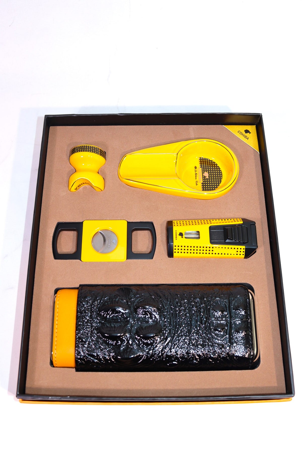 Cohiba Beşli Sarı Puro Seti CST0337 – farklı açıdan görünüm