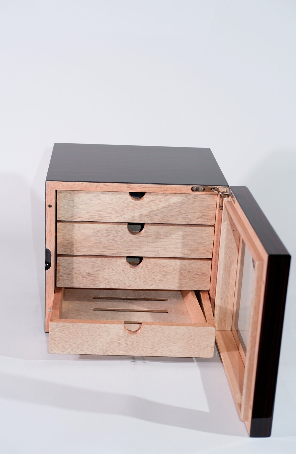 Parmida Parlak Vişne 4 Raflı Sedir Ağacı Nemlendirici Humidor PHUM0206 – detay görünümü